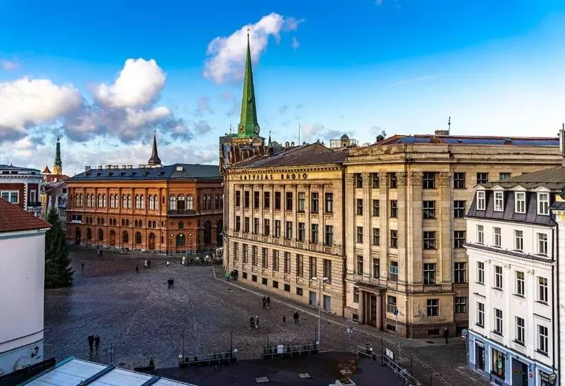 Blue Bird Hostel In Riga Old Town