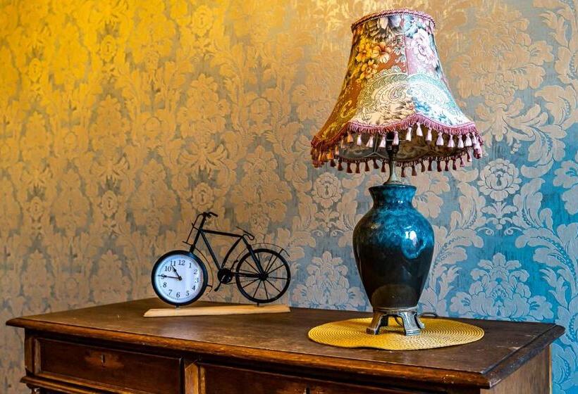 Blue Bird Hostel In Riga Old Town