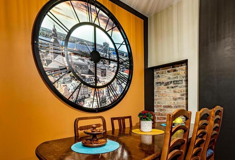 Blue Bird Hostel In Riga Old Town