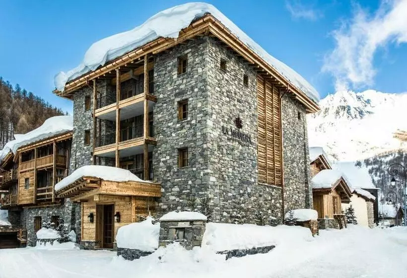 هتل Hôtel La Mourra
