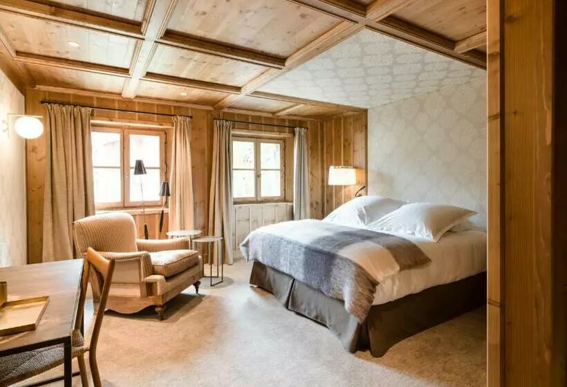 هتل Hôtel La Mourra