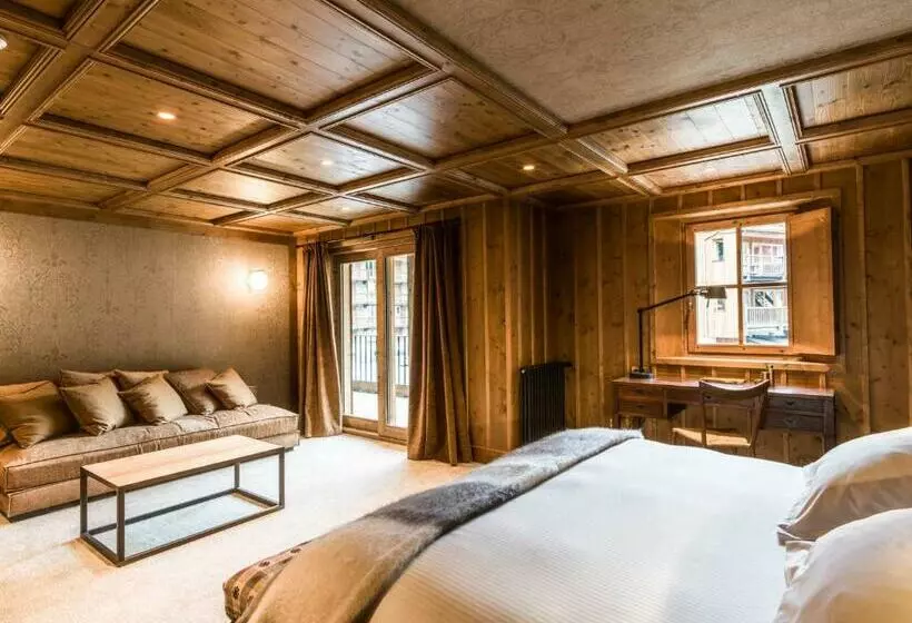 هتل Hôtel La Mourra