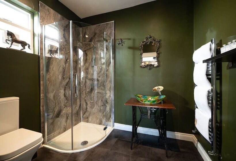 בית מלון כפרי The Harrison Chambers Of Distinction