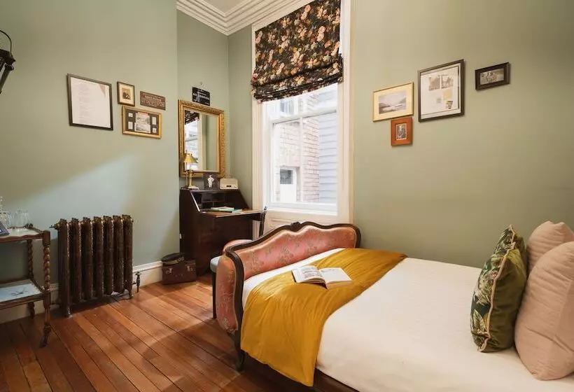 هتل The Harrison Chambers Of Distinction