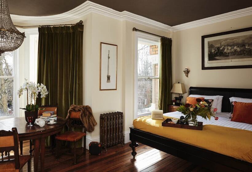 בית מלון כפרי The Harrison Chambers Of Distinction