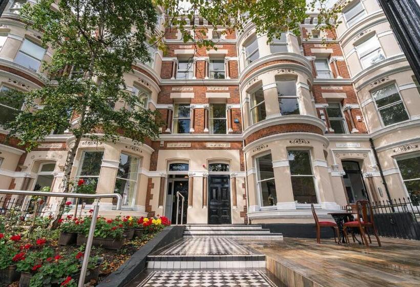 בית מלון כפרי The Harrison Chambers Of Distinction