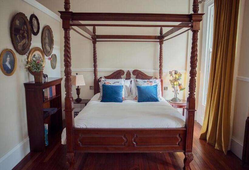 בית מלון כפרי The Harrison Chambers Of Distinction