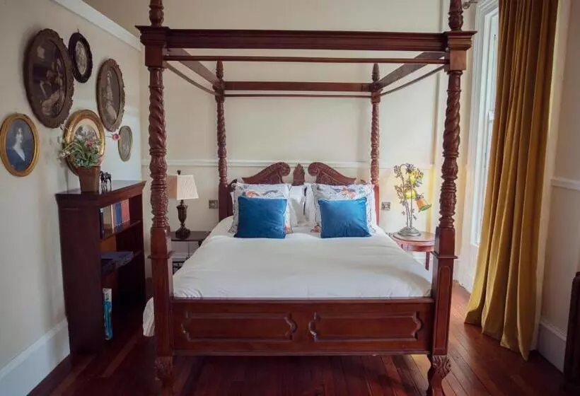 هتل The Harrison Chambers Of Distinction