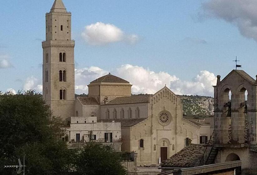 膳宿费 Penta Luxury Room