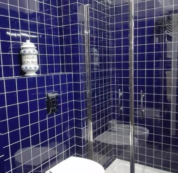 پانسیون Penta Luxury Room