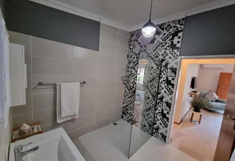 Pension The Coral Tree