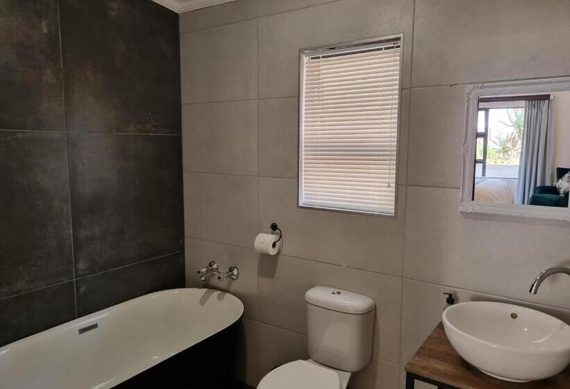 Pension The Coral Tree