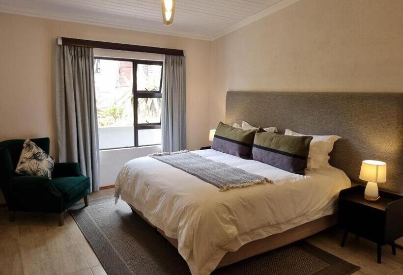 Pension The Coral Tree