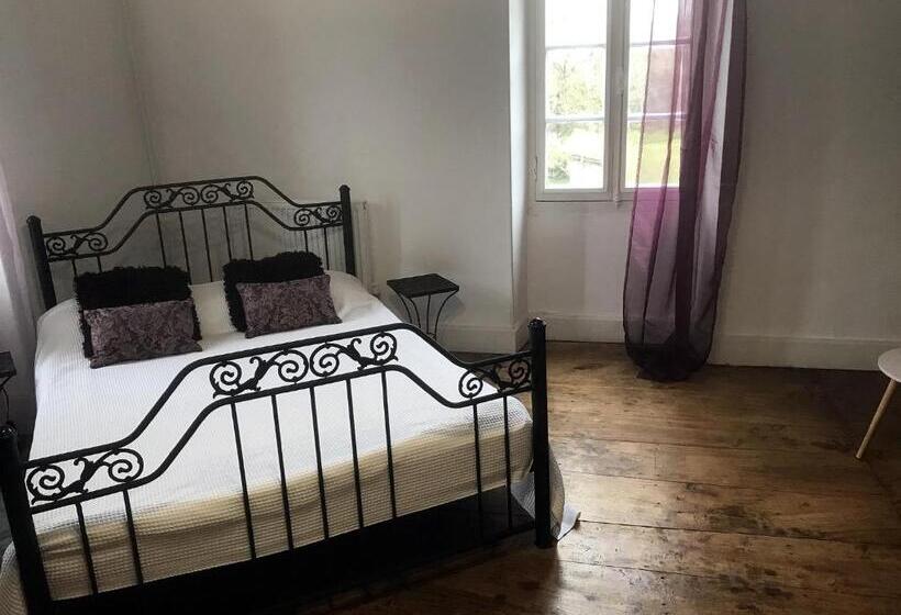 مبيت وإفطار Au Plech