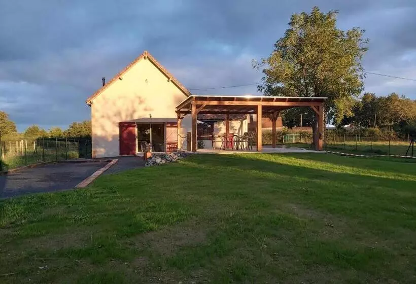 Maison Rénovée En Sologne Bourbonnaise, Animaux, Jardin, Terrasse, Clim, Wifi, Linge Et Draps Inclus