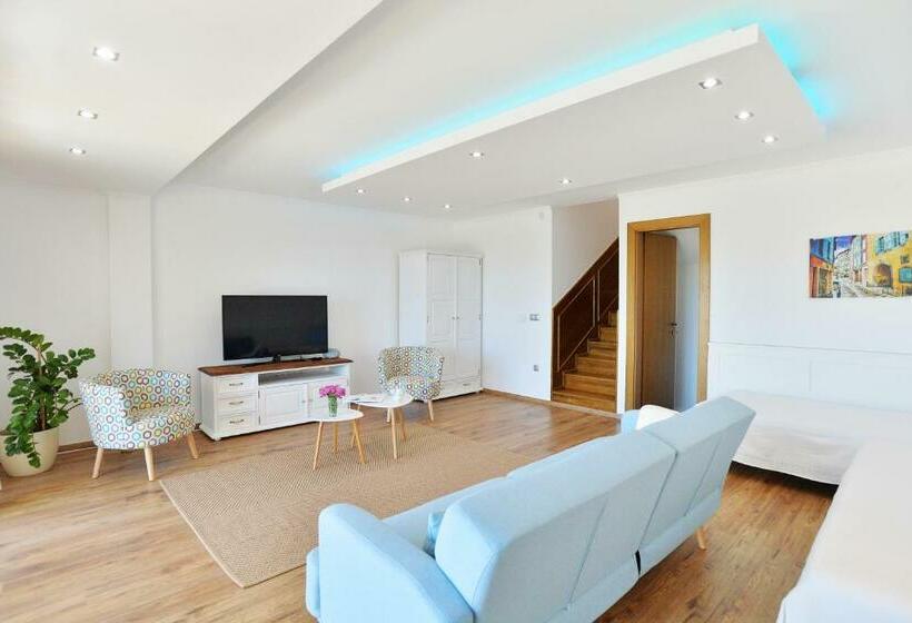 پانسیون Egri Otthonom Vendégház