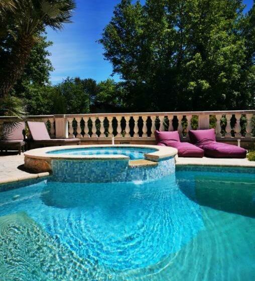 Пансион Le Mas De Camassade