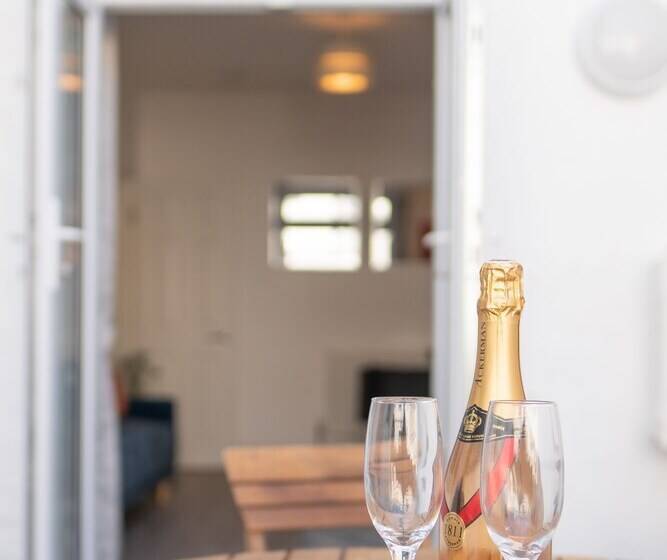 Highfield House   1 Bed Sleeps 2 Tjs20hh