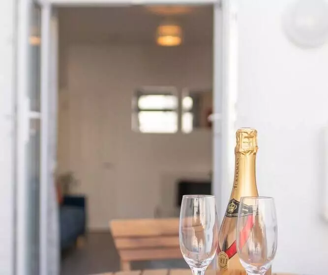 Highfield House   1 Bed Sleeps 2 Tjs20hh