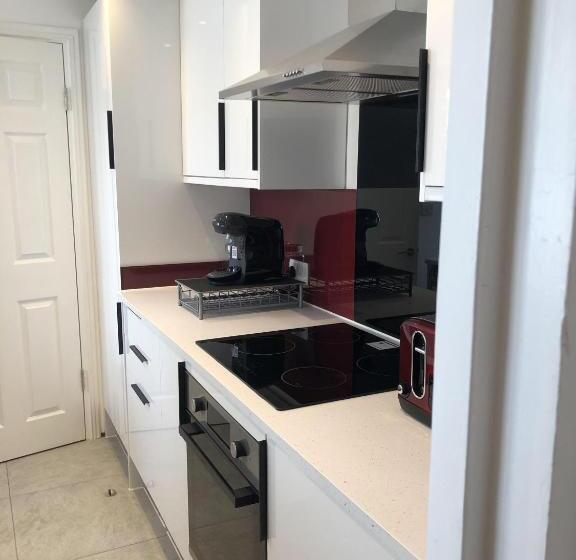 Highfield House   1 Bed Sleeps 2 Tjs20hh