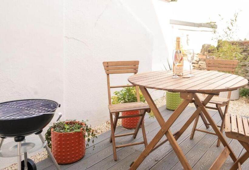 Highfield House   1 Bed Sleeps 2 Tjs20hh