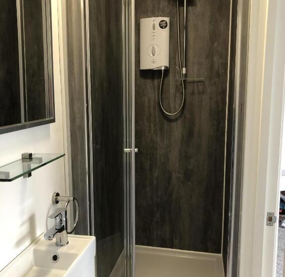 Highfield House   1 Bed Sleeps 2 Tjs20hh