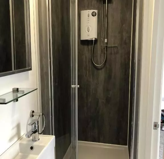 Highfield House   1 Bed Sleeps 2 Tjs20hh