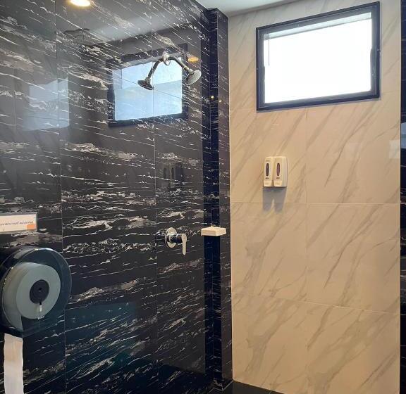 Hotell นั่งเล่นกันไหม รีสอร์ท Sha Plus