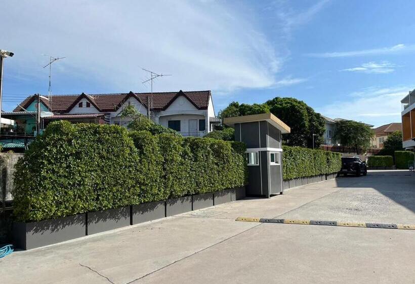 Hotell นั่งเล่นกันไหม รีสอร์ท Sha Plus