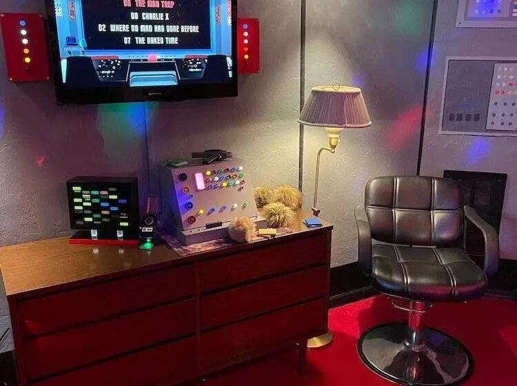 Hotelli The Star Trek   Uss Enterprise Room At The Itty Bitty Inn