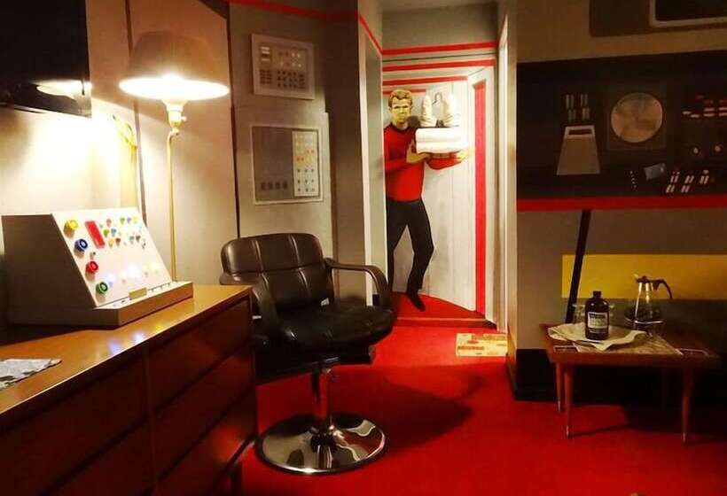 Otel The Star Trek   Uss Enterprise Room At The Itty Bitty Inn