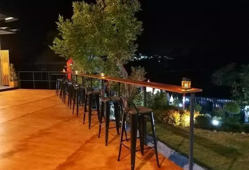 پانسیون ดิน ดาว หนาว หมอก