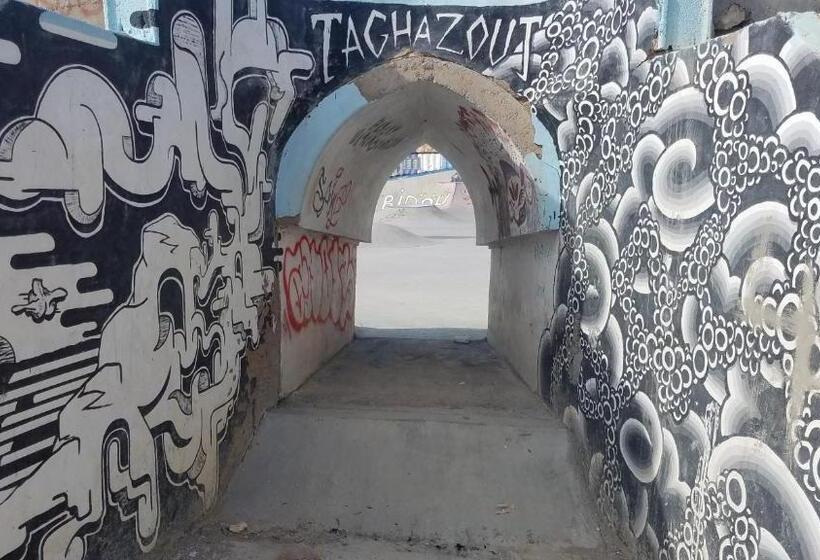 ユースホステル Surf & Skate