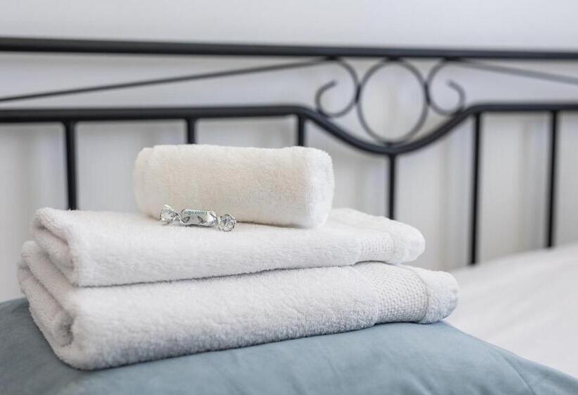 Arctic Starry City Suite