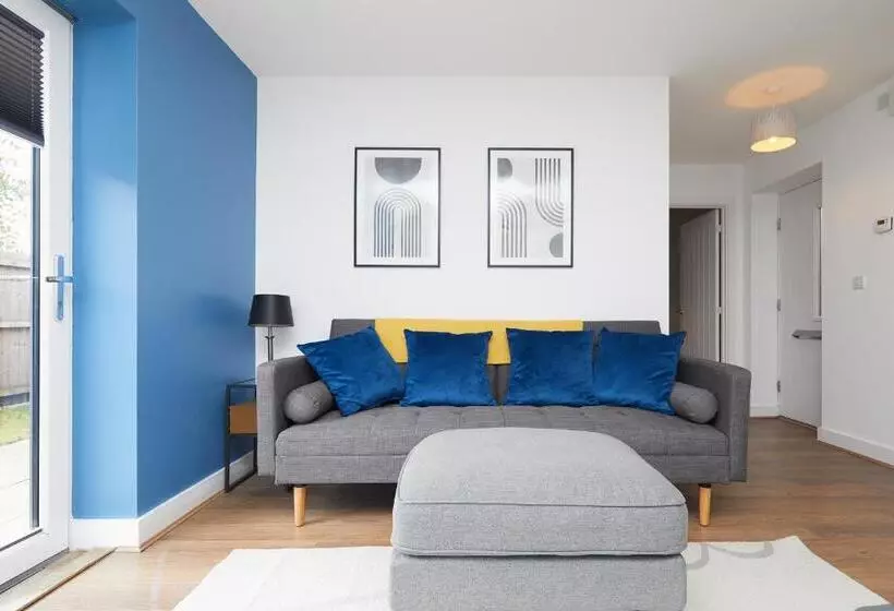 Derby City Centre   Train Station Roof Terrace House 3 Bed