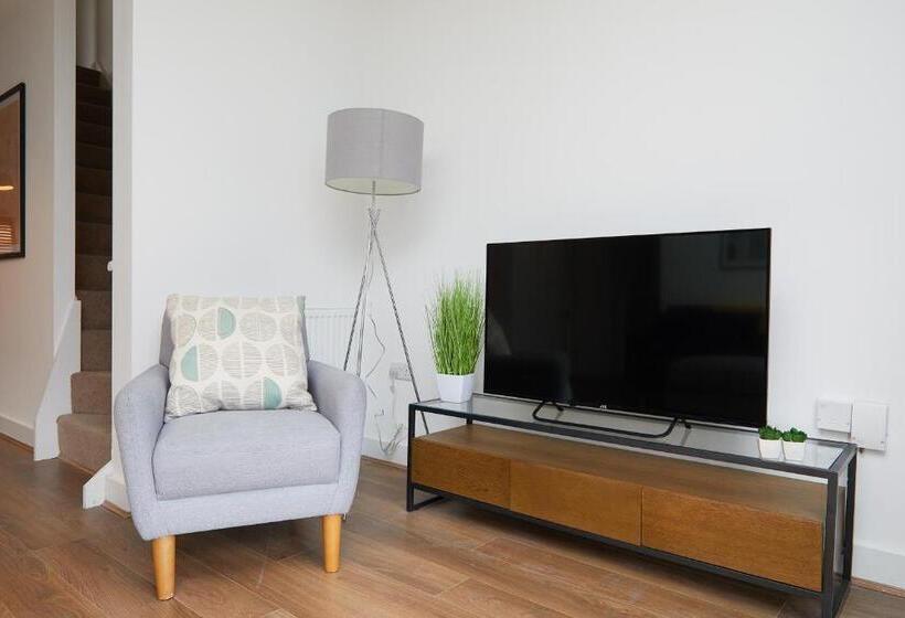 Derby City Centre Train Station Roof Terrace House 3 Bed