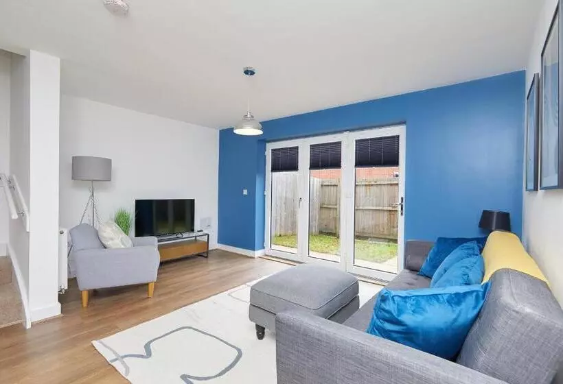 Derby City Centre   Train Station Roof Terrace House 3 Bed