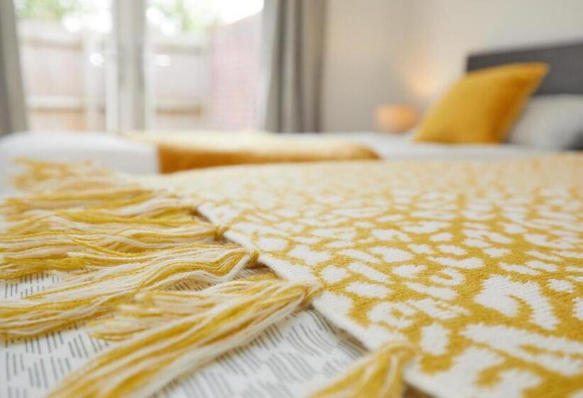 Derby City Centre Train Station Roof Terrace House 3 Bed