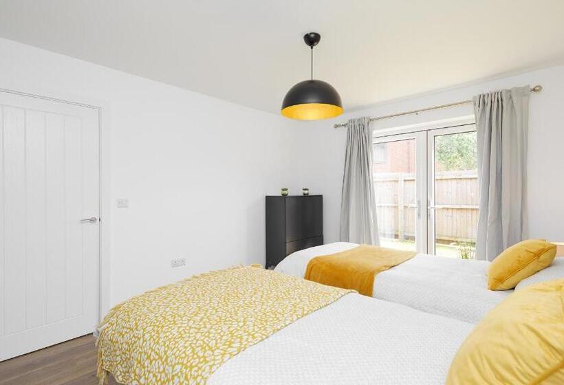 Derby City Centre Train Station Roof Terrace House 3 Bed