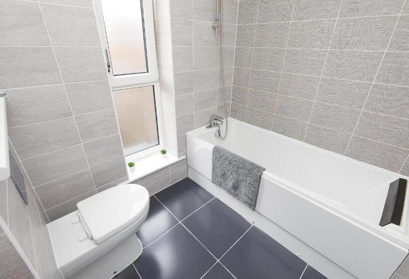 Derby City Centre Train Station Roof Terrace House 3 Bed