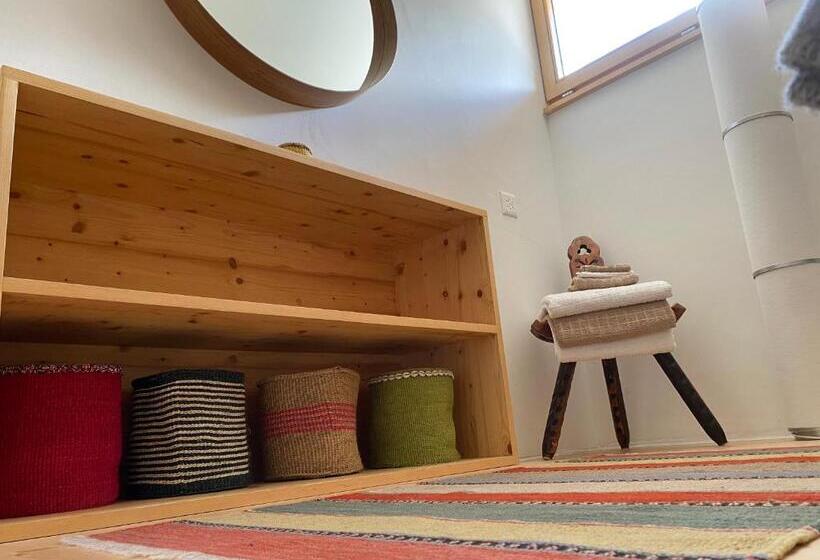 Verbier Sunny Apt, Fabulous View & Balcony, Sleeps 8