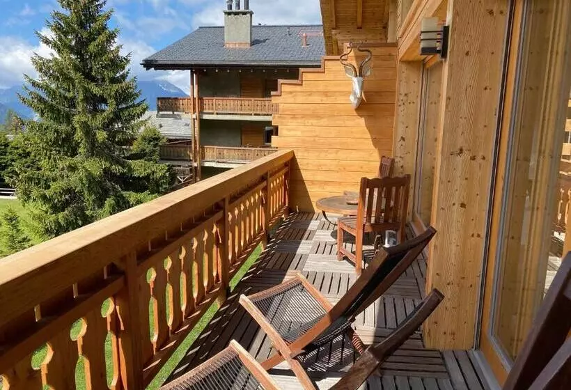 Verbier Sunny Apt, Fabulous View & Balcony, Sleeps 8