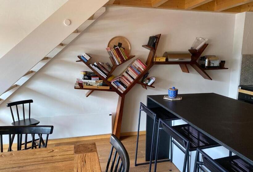 Verbier Sunny Apt, Fabulous View & Balcony, Sleeps 8