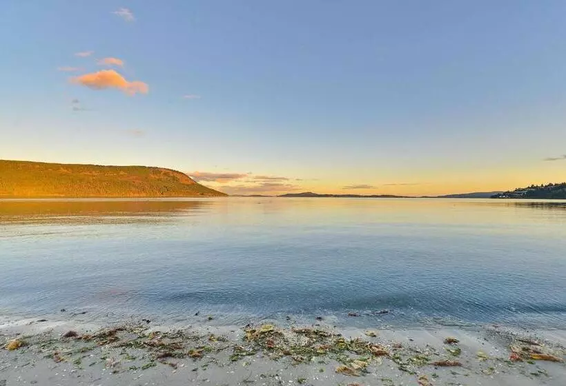 Beachside Living Cherry Point