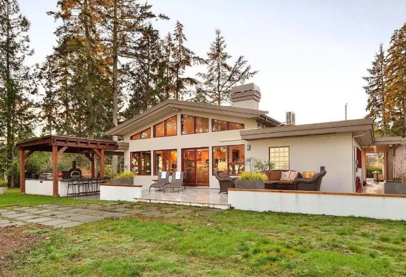 Beachside Living Cherry Point