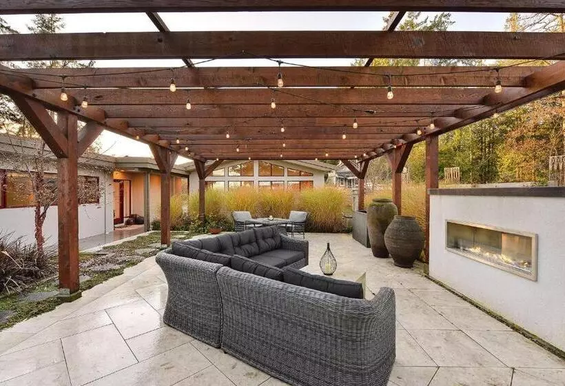 Beachside Living Cherry Point