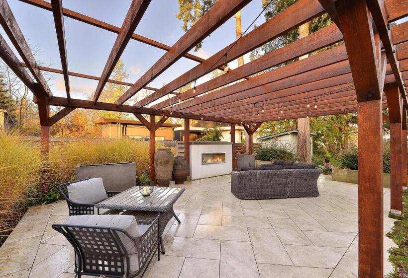 Beachside Living Cherry Point