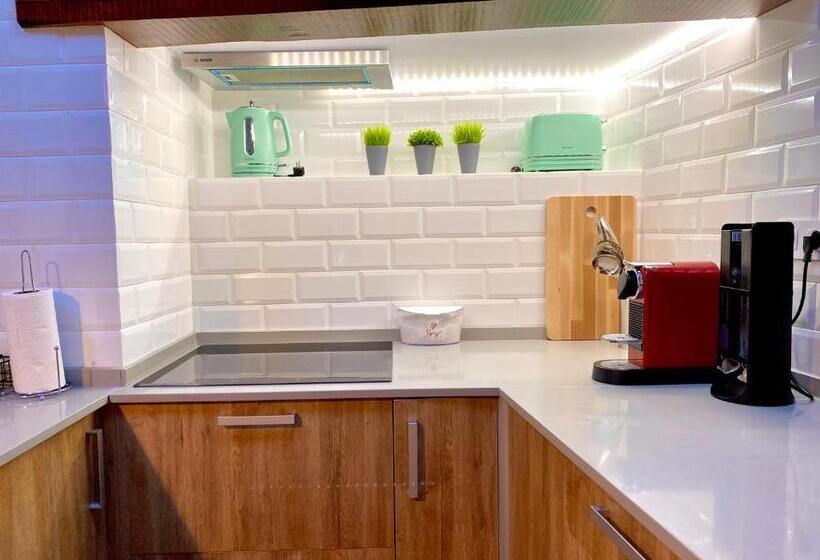 Countryside House In Ericeira 5 Min From Beach, With Salt Water Pool & Bbq