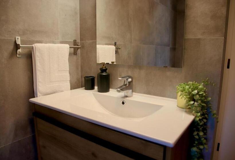 Countryside House In Ericeira 5 Min From Beach, With Salt Water Pool & Bbq