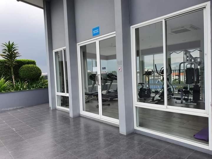 Lux In Love With Wifi N Toproof Pool @ Wonnapa Bangsaen